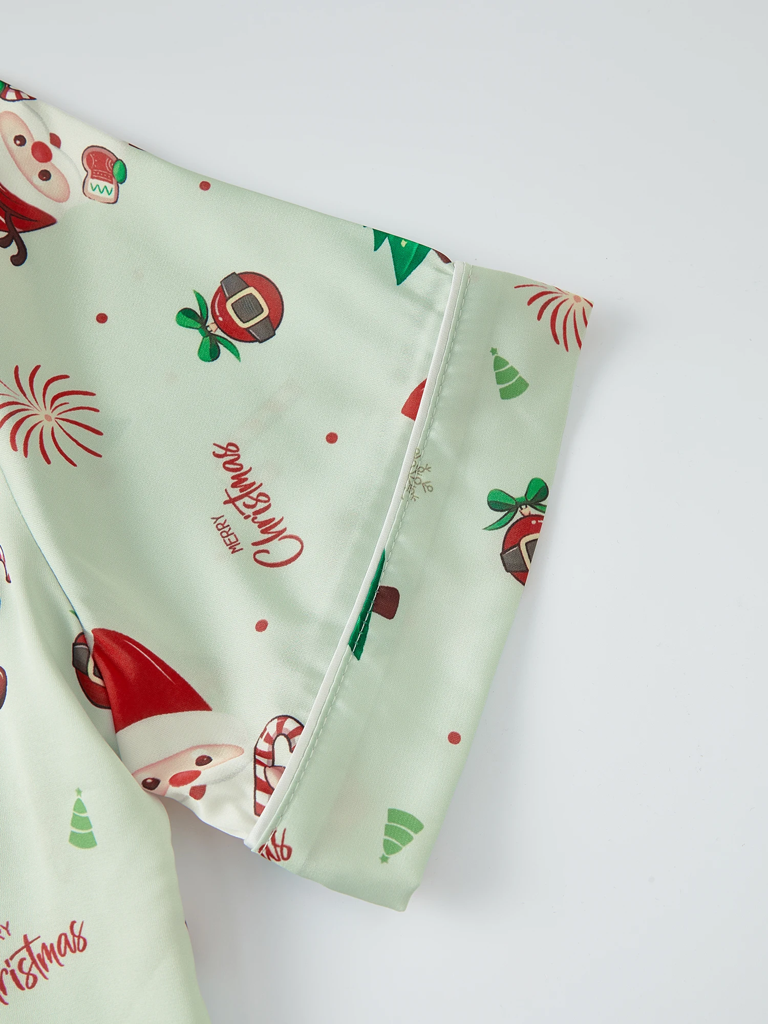 

Женский уютный рождественский пижамный комплект с милым топом с короткими рукавами и клетчатыми шортами из двух предметов для отдыха