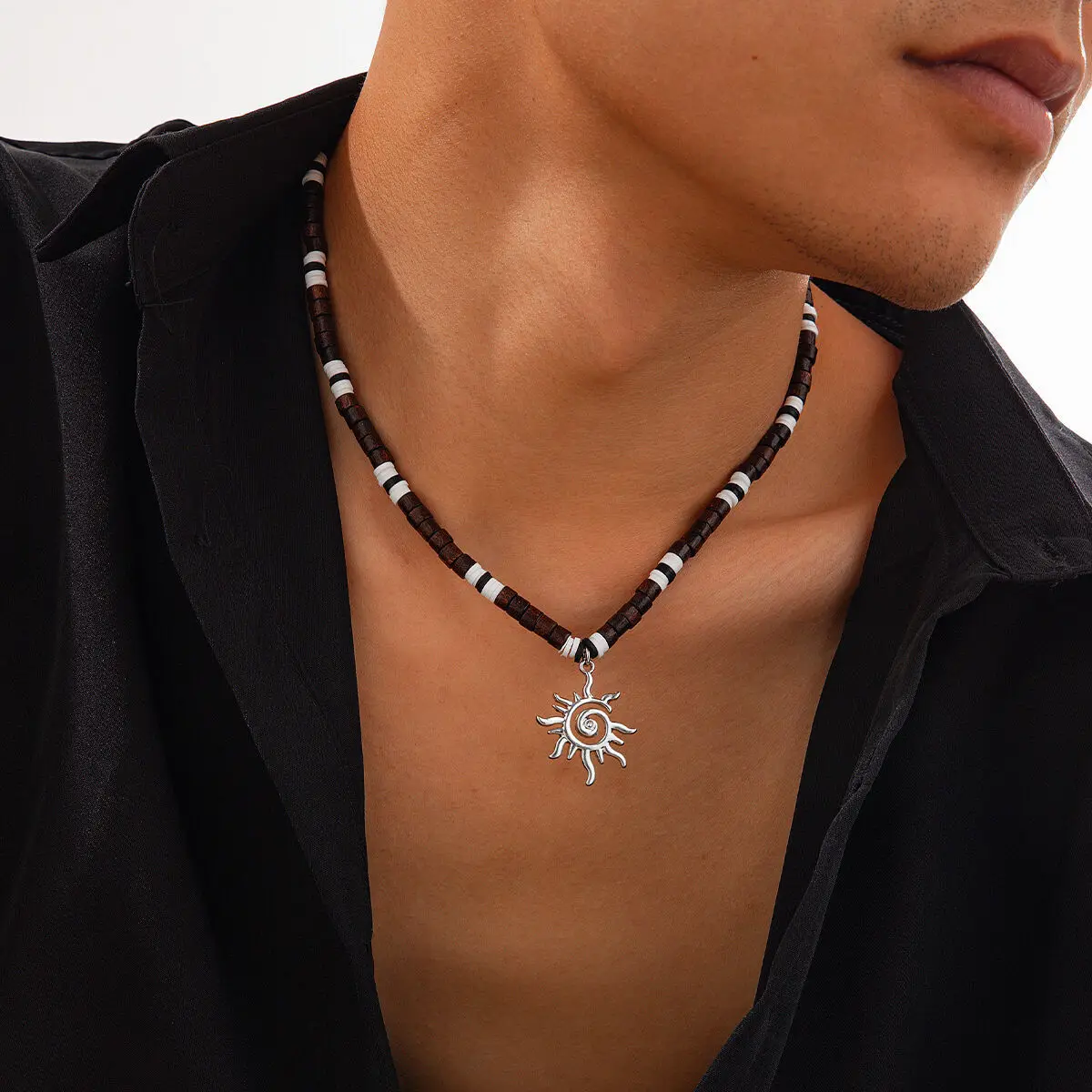 IngeSight.Z Retro Geheimnisvolle Sonne Symbol Anhänger Halskette Männer Trend Coconut Husk Perlen Halsband Männlichen Partei Schmuck Zubehör