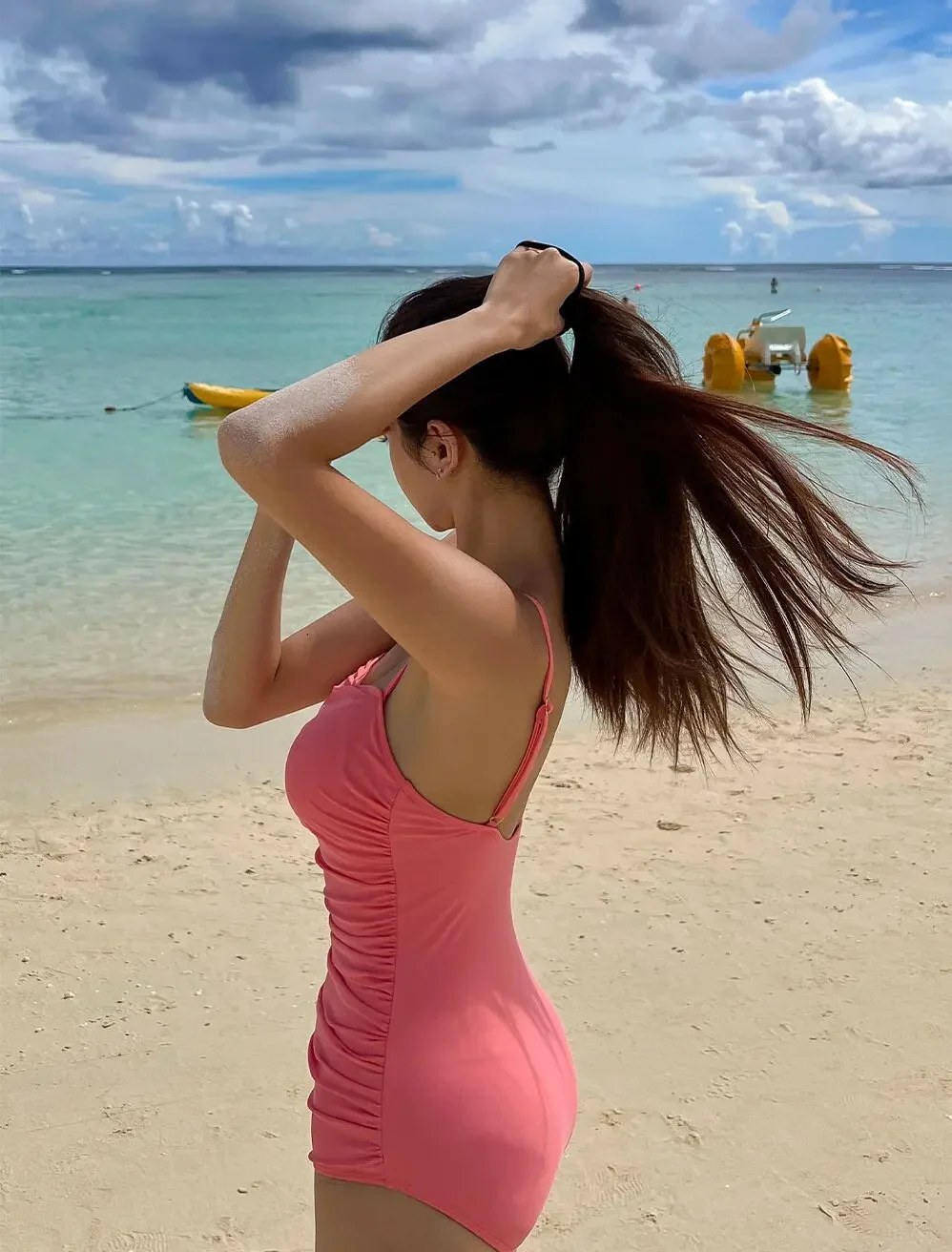 2024 Rosa Bianco Costume intero Donna Costumi da bagno Sexy imbottito Costume da bagno Monokini A fascia Body Beach Costume da bagno Coreano