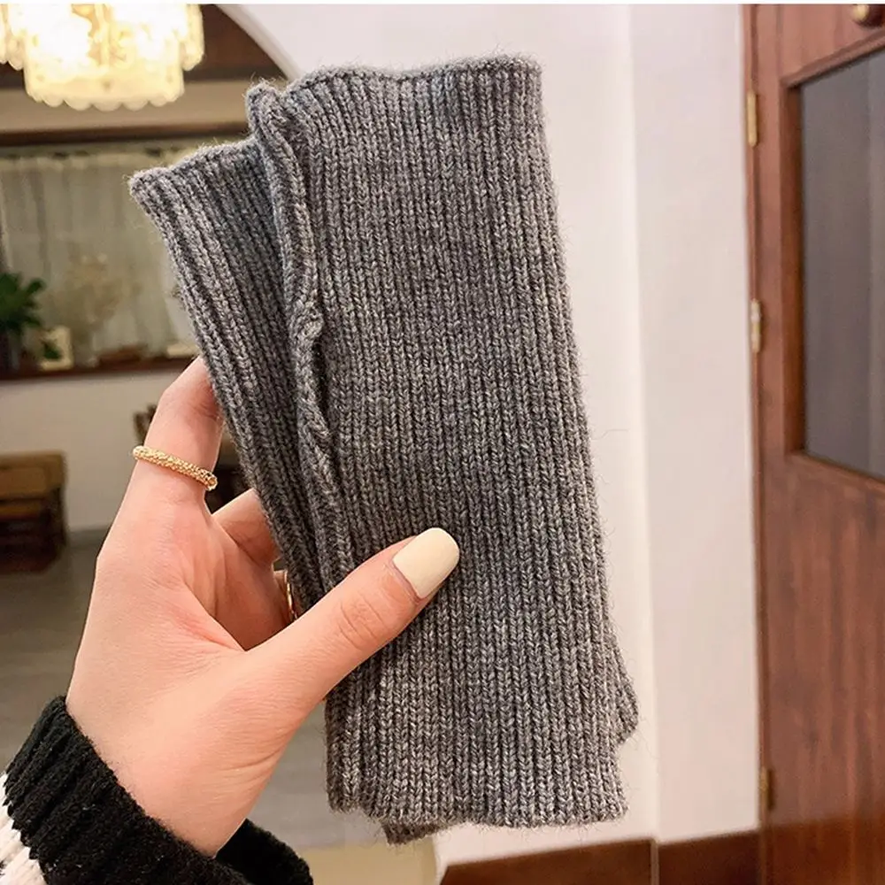 قفازات قيادة مرنة سميكة وبسيطة للرجال بلون سادة قفازات نسائية نصف اصبع بالإضافة إلى قفازات مخملية محبوكة