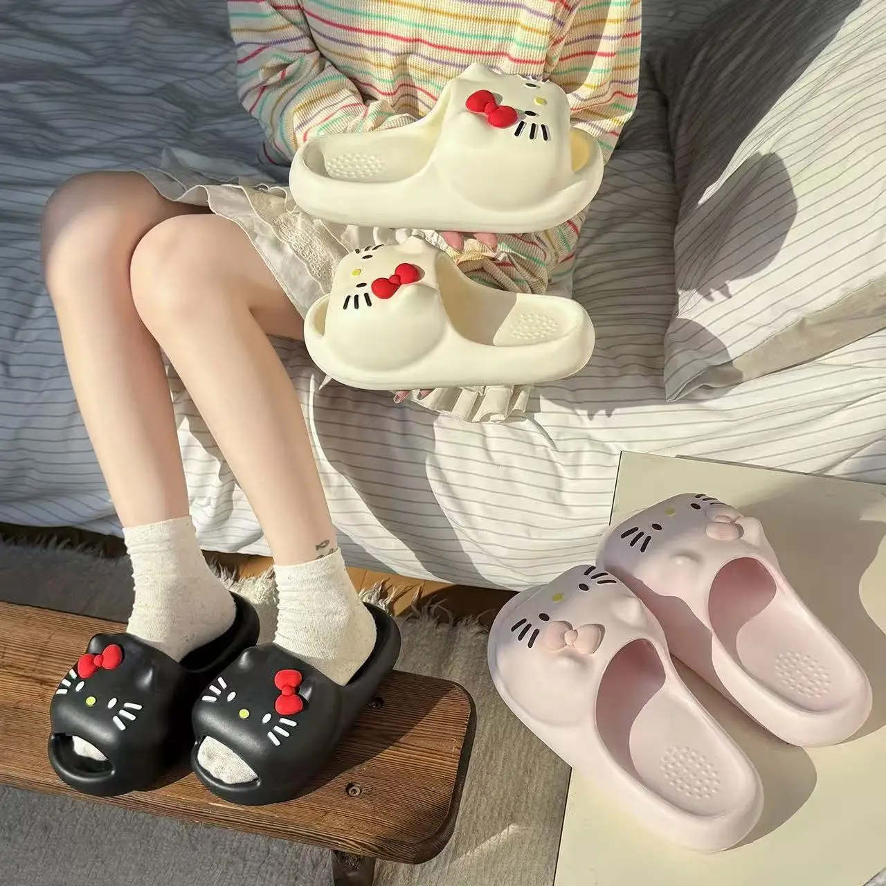 

real photos 2026 summer new Sanrio hello kitty caroon cute lovely good quality women girls white black pink fashion slippers