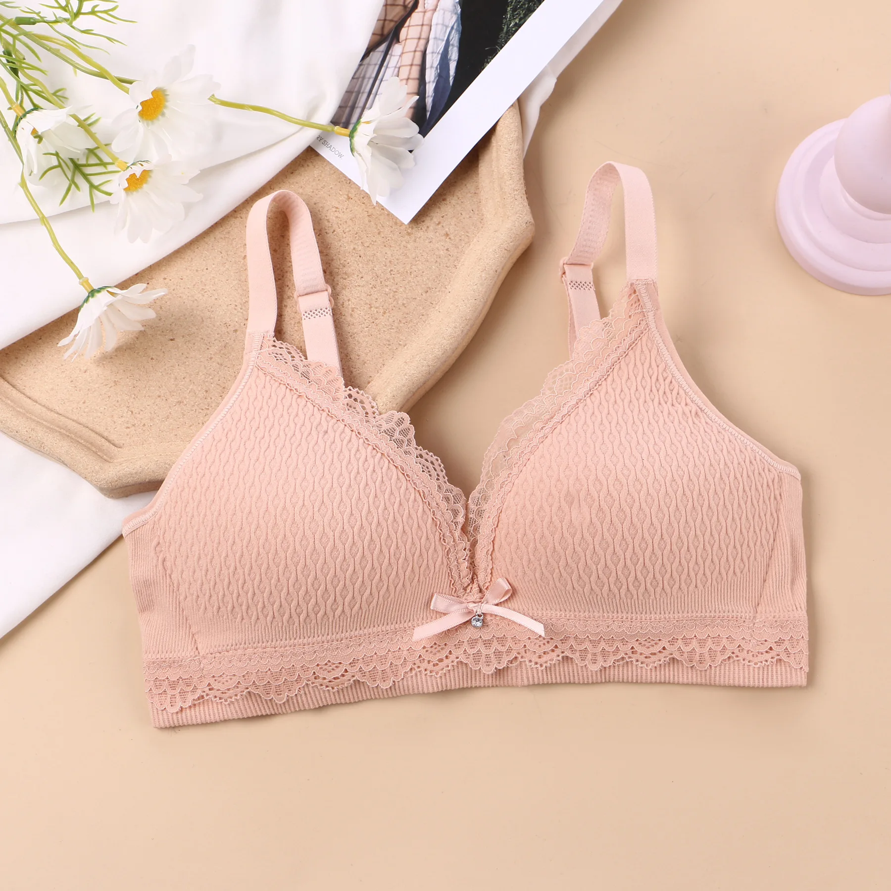 New Girls Underwear Women\'s No Steel Ring Bra Triangle Cup Bra Lace High School Students Girls Students AB Cup Bra Wireless Bra