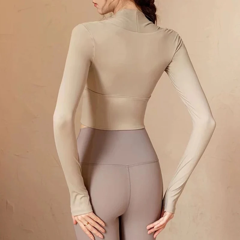 Women's Yoga and Fitness Long Sleeved Top, with Camisole and Chest Cushion, Quick Drying Short Sports Top, Yoga Suit