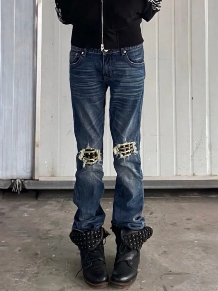 

2025 Американский ретро стиль Y2K, потертые синие тонкие женские рваные джинсы с заклепками, брюки для женской одежды, новые джинсовые брюки в стиле рок-женщин