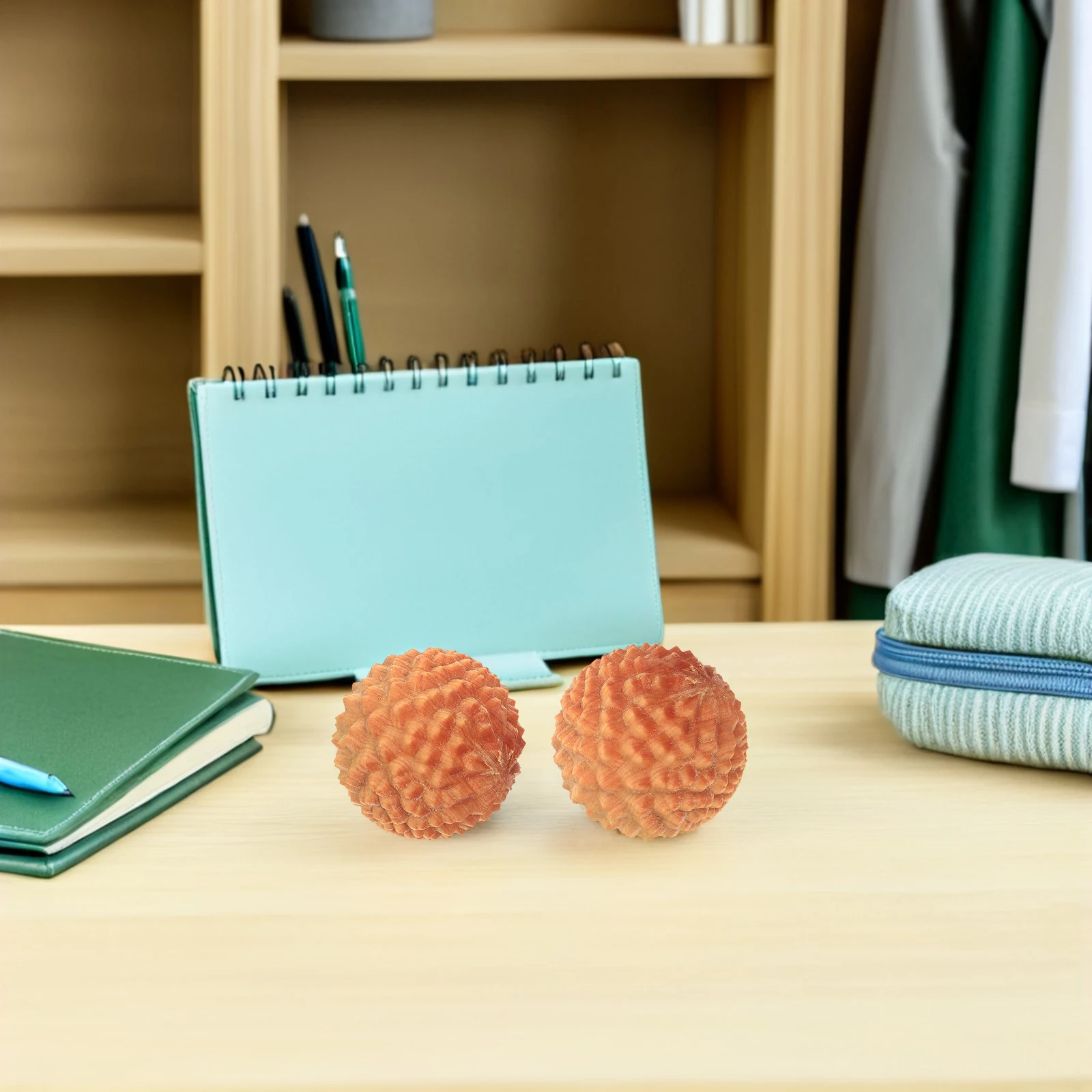 

2Pcs Durian Massage Ball Wooden Hand Massage Balls for Relaxation and Hand Strength Portable Rolling Massager for Seniors Palm