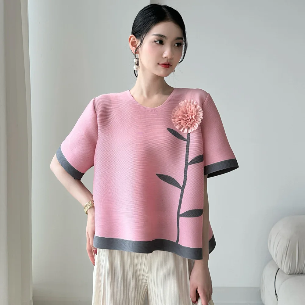 2025 Summer New Miyake Pleated Design T-shirt Three-dimensional Embroidery Loose Round Neck Colour Collision Women's Tops