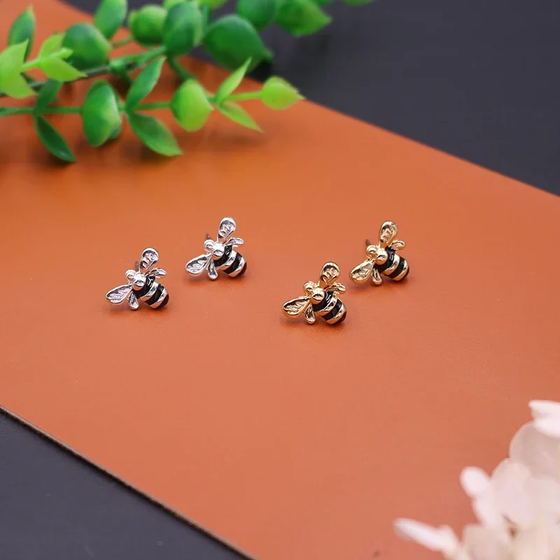 Vintage Enamel Bee Stud Earrings Gold Sliver Color Insect Earring For Women Girls Female Jewelry 2019 New Oorbellen