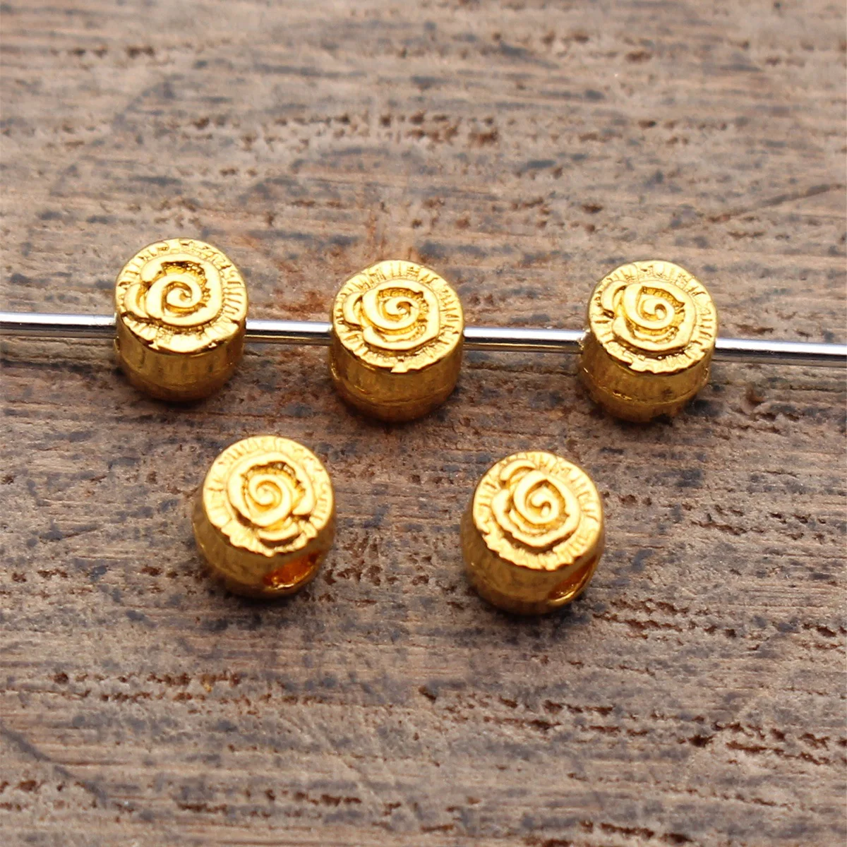 80pcs 4.1x4.1x3.7mm(0.16x0.16x0.15inch) 2 Colors Double-Sided Swirling Pattern Round Beads With Small Holes Jewelry Wholesale