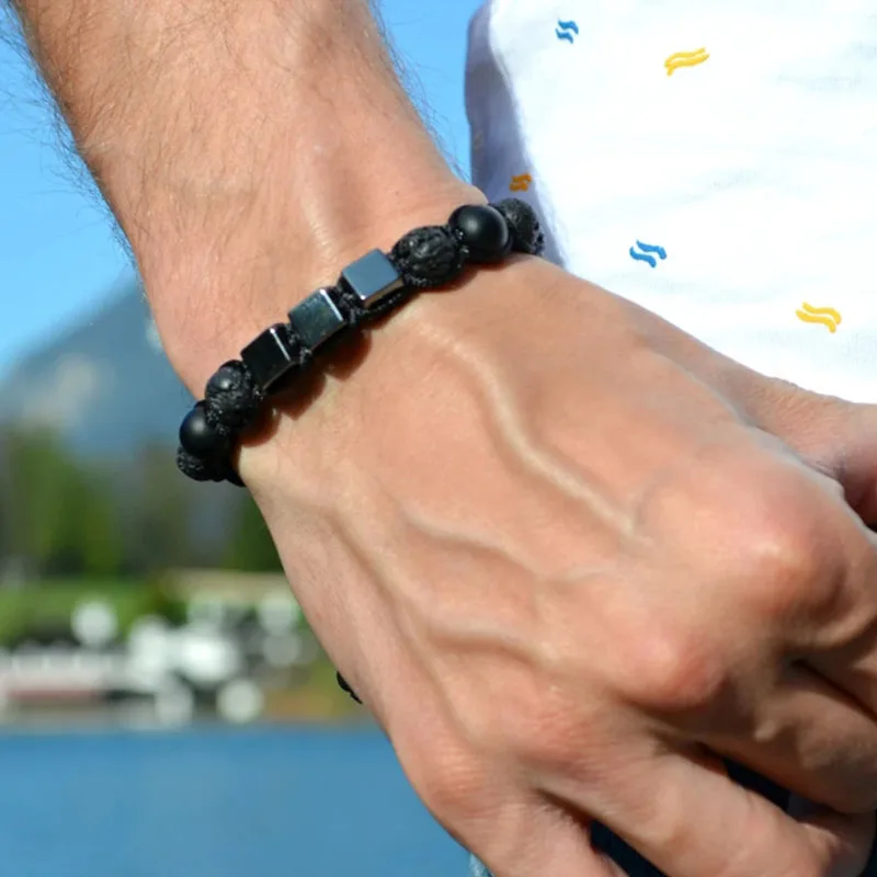 pulsera-de-surf-para-hombre-tejida-con-cuentas-mate-de-piedra-volcanica