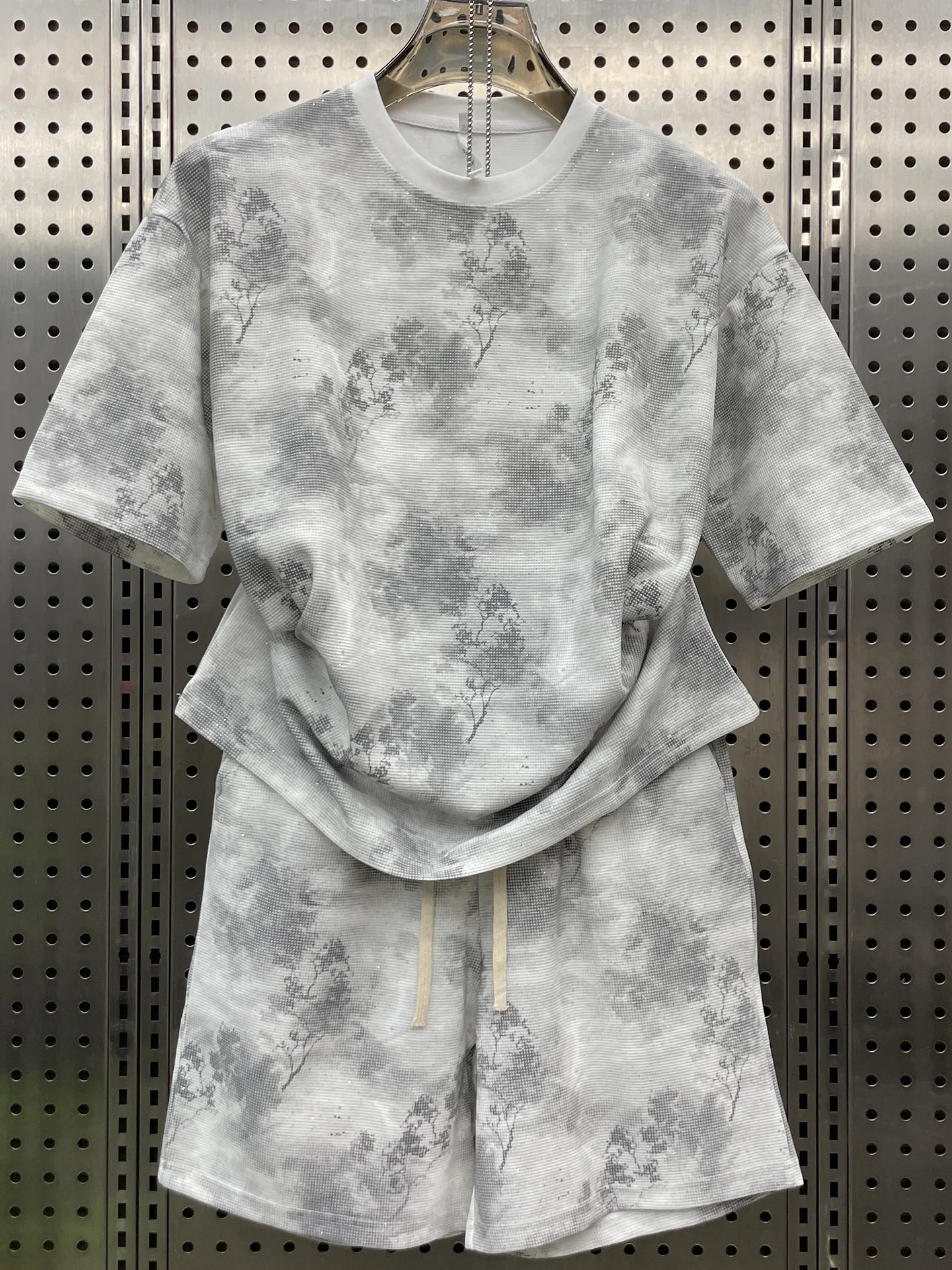 ensemble-decontracte-d'ete-pour-homme-tie-dye-manches-courtes-col-rond-ensemble-deux-pieces-tendance-pour-jeunes-couples-short-confortable-et-respirant