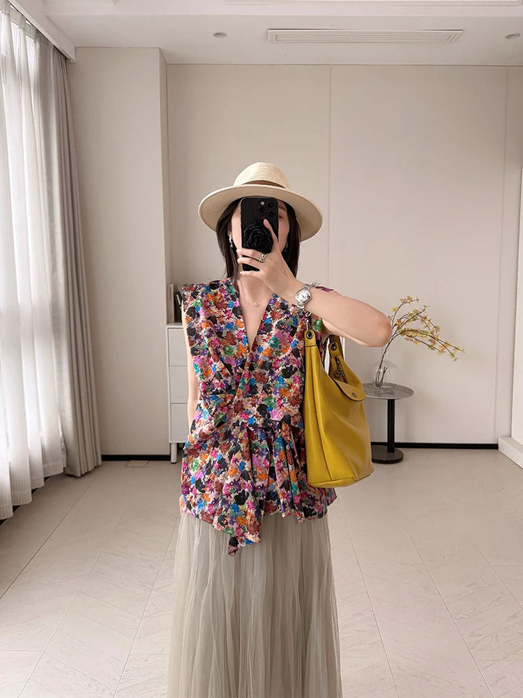 

Асимметричный топ с V-образным вырезом из чистого хлопка с цветочным принтом, женская новинка 2025 года, укороченный топ длиной капри, для повседневной носки