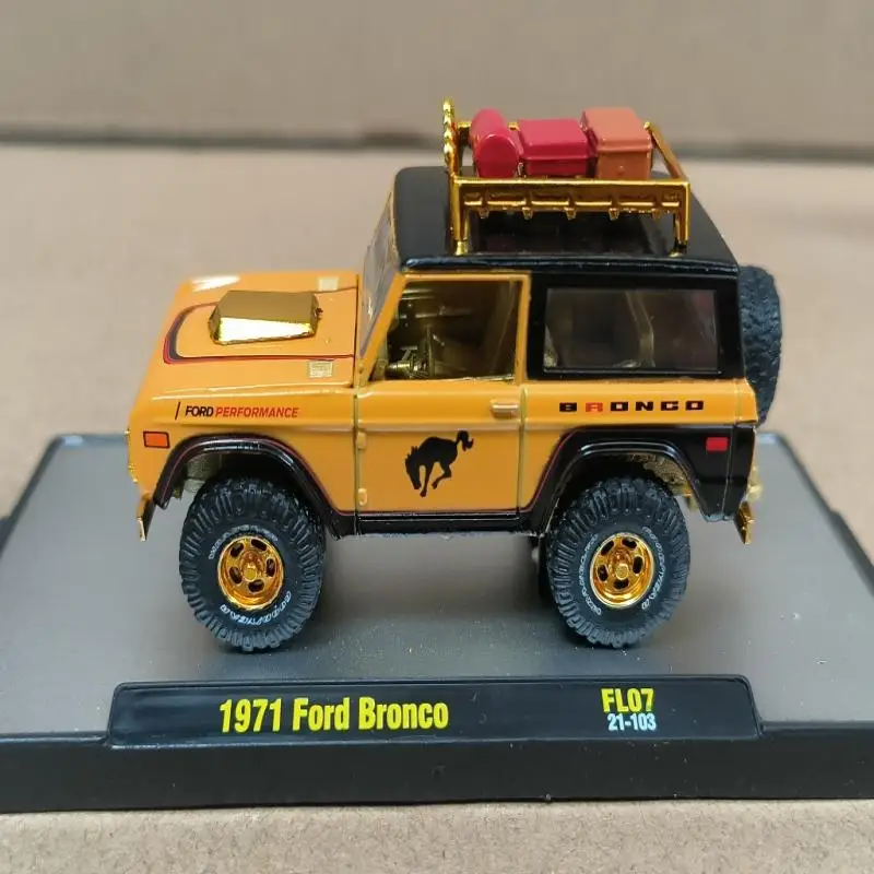 M2 MACHIANES 1:64 1971 ford bronco Collection of die cast alloy trolley model ornaments