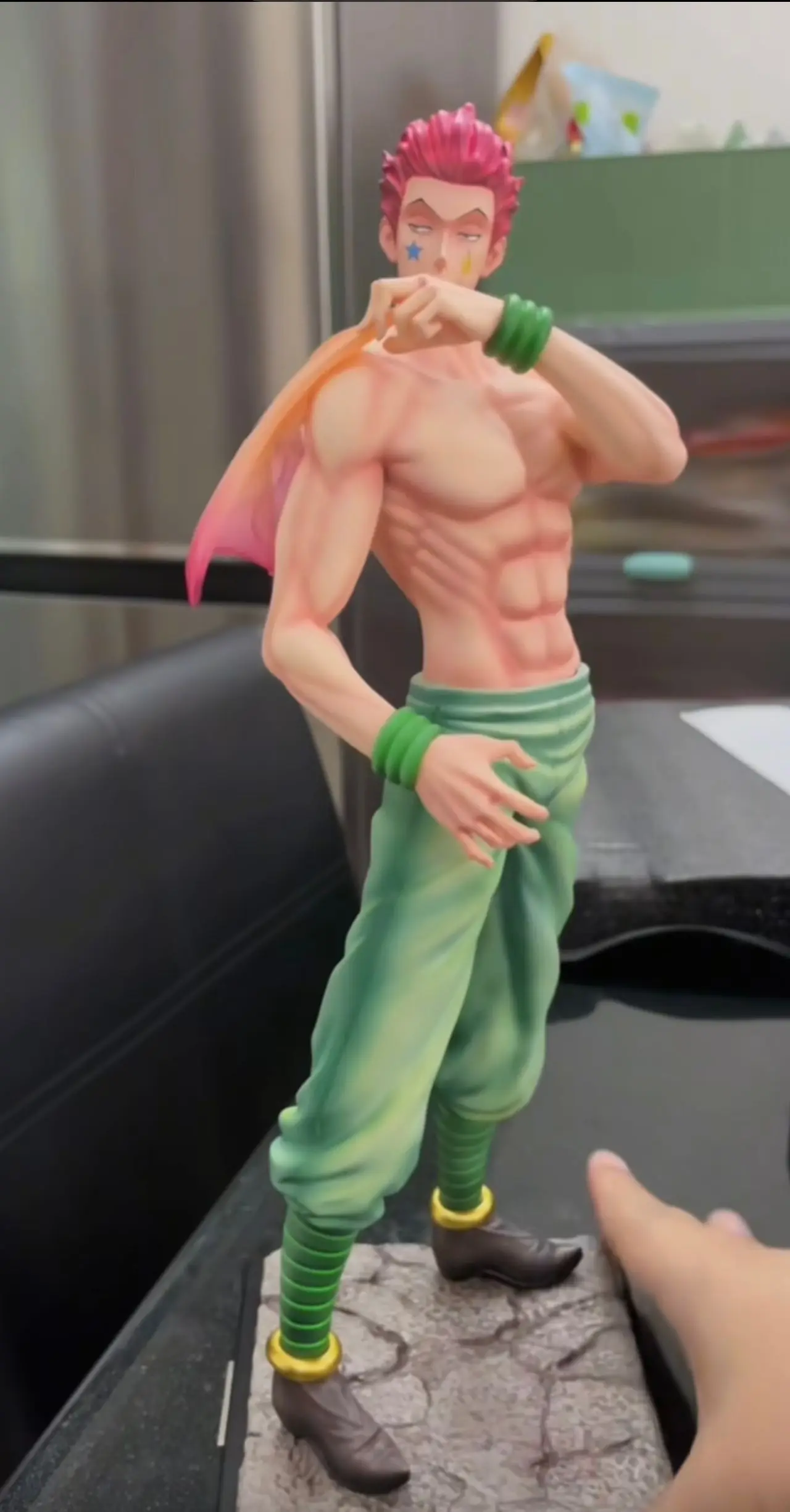 

New YJ Studio 31cm HUNTER×HUNTER Hisoka Anime Figures Hisoka Figure PVC Statue Desktop Decoration Collection Model Toys Gifts