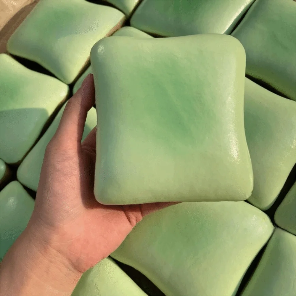 面白い粘着性のあるパンの形をしたバターのようなスクイーズボール、不安解消、ストレス解消、ソフトなストレスボールのおもちゃ、感覚遊び、ストレス解消おもちゃ、ギフト