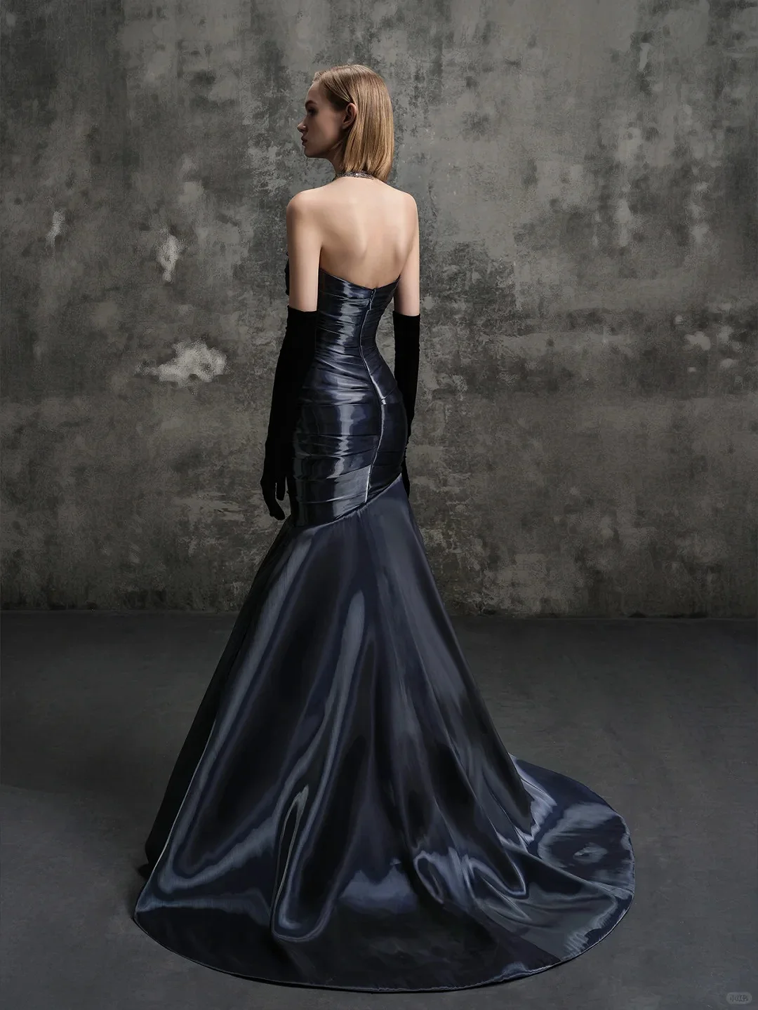 Elegant Blue-black Satin Prom Dresses Sweetheart Strapless Backless Pleats Zipper Floor Length Celebrity Evening Party Gowns