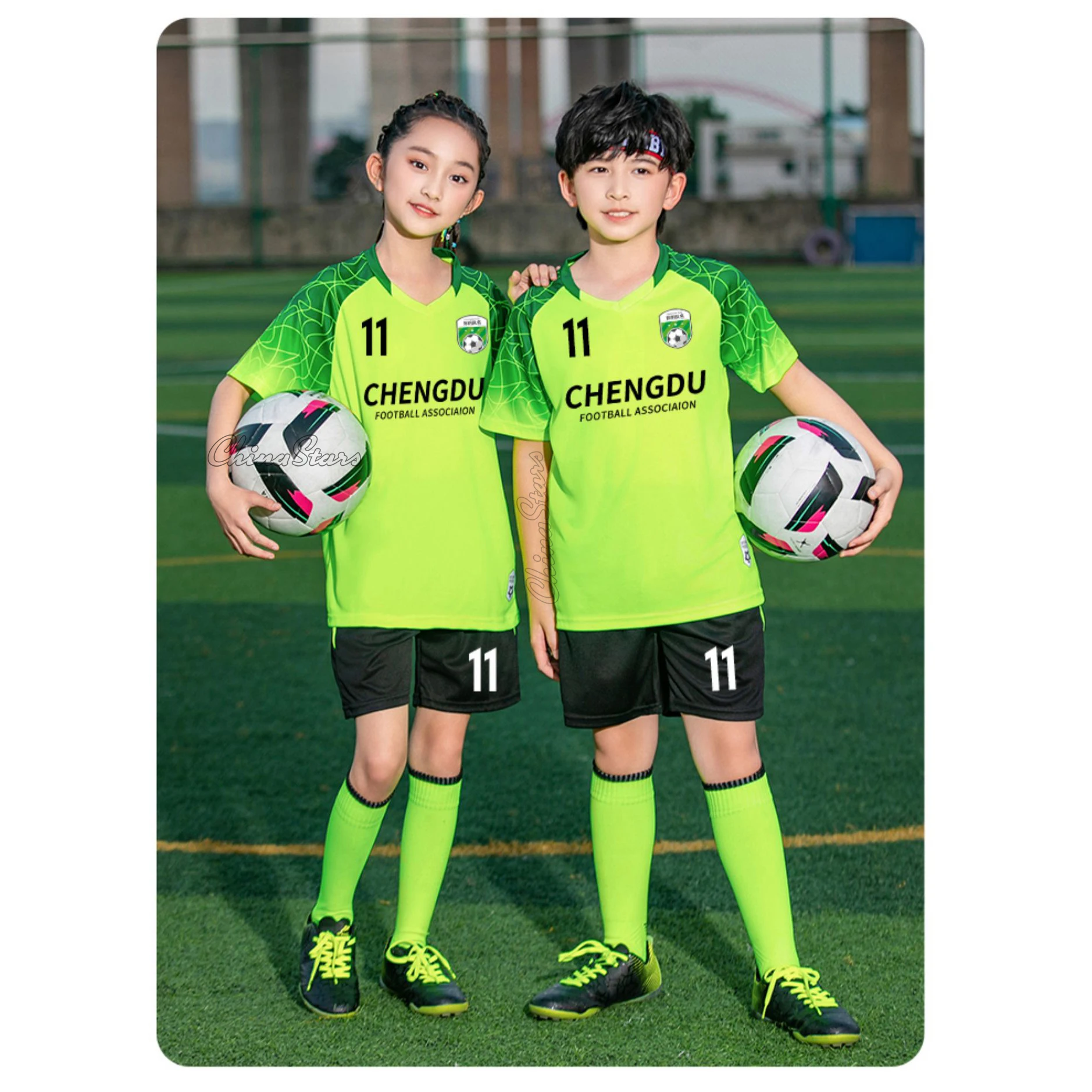 2025 الأطفال قمصان كرة القدم السراويل الفتيان الفتيات ملابس كرة القدم مجموعة قصيرة الأكمام أزياء كرة القدم الاطفال كرة القدم رياضية جيرسي #4