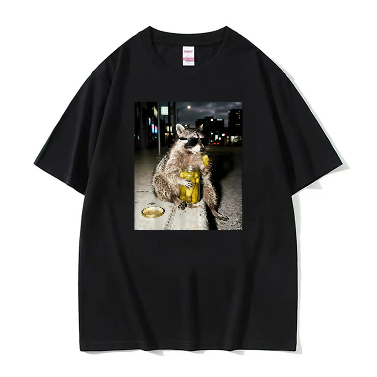 Camisetas divertidas con diseño de mapache con gafas de sol en PNG, camisetas geniales con estampado de mapache comiendo pepinillos, camisetas vintage con humor para hombres y mujeres, camisetas de alta calidad 100% algodón
