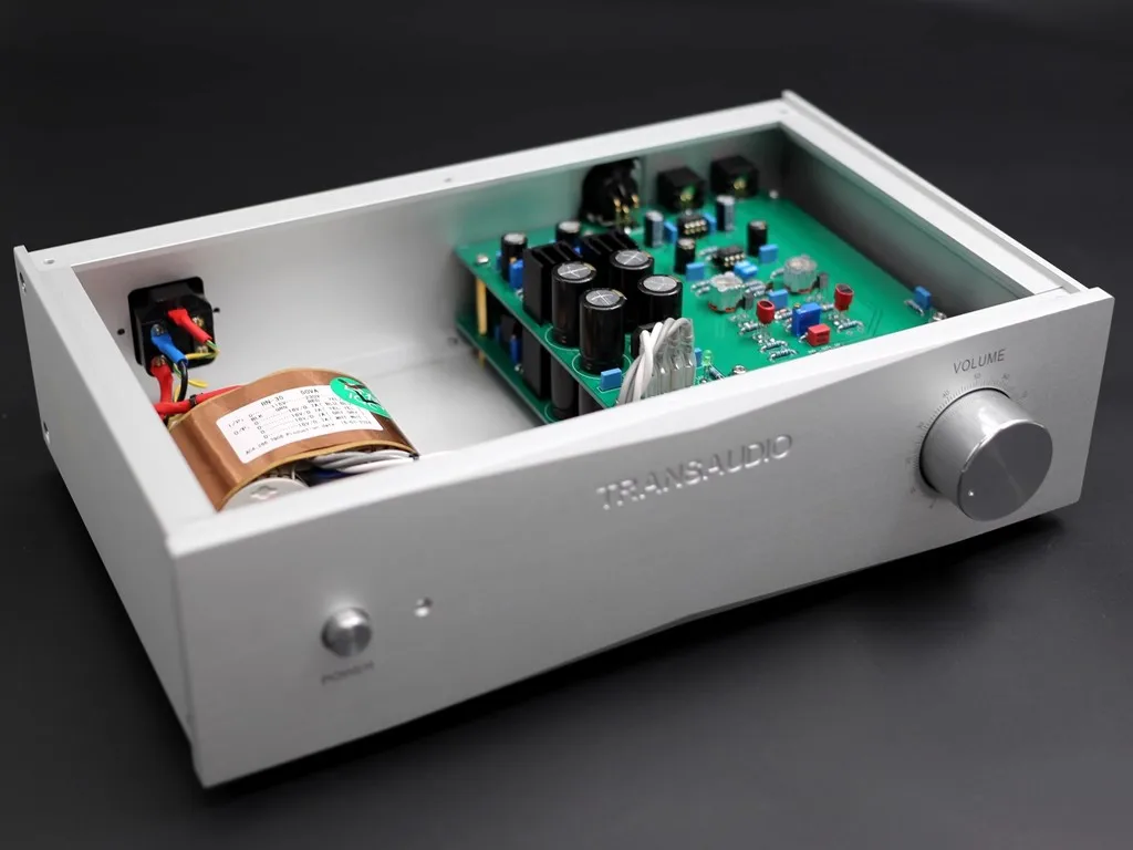 علامة مرجعية ليفنسون مضخم مسبق ، أو فئة A ، منفرد ، مخرج متوازن XLS ، مضخم مسبق مع RCA