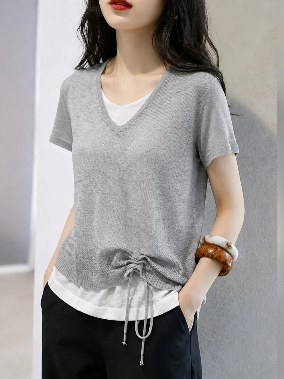 Chic Short Sleeve Knitted Shirt Commute Style Color Block Fake Two-Piece Top Women's Fashion Soft Straight Cut Korean Version