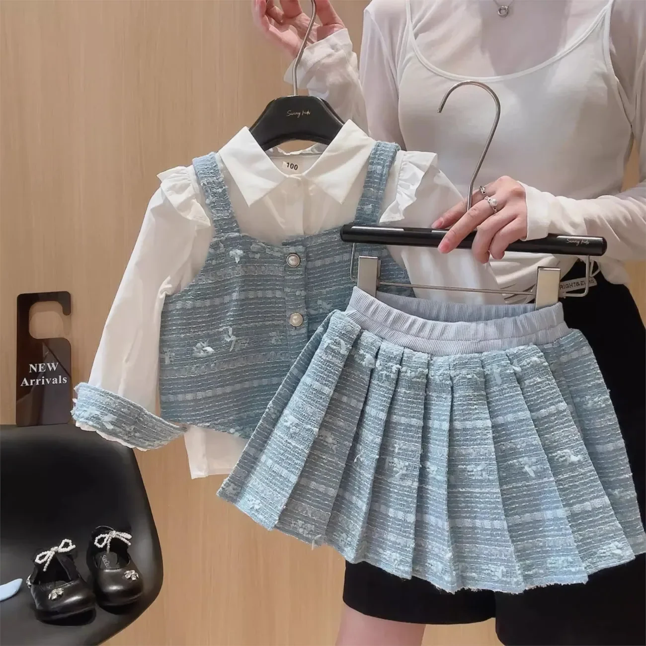 

2026 New Girls Clothing Set Spring Autumn Fashionable Baby Shirt Vest Pleated Skirt Three-Piece Suite for Children