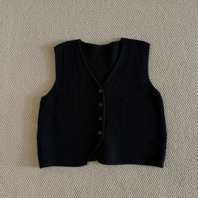 

Wedbleser Retro Minimalist V-neck Knitted Vest Women Clothing Autumn 2025 Versatile Temperament Dark Cardigan Trend Top