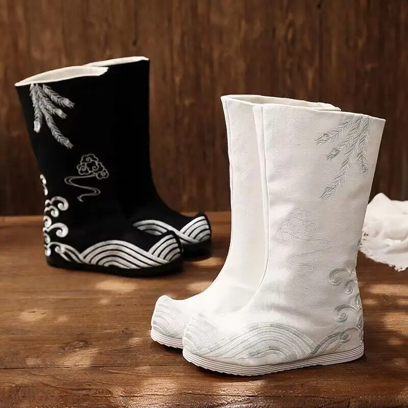 Botas con bordado Hanfu chino para hombre y mujer, zapatos de Cosplay, calzado con jabón Hanfu, de talla grande, blanco y negro