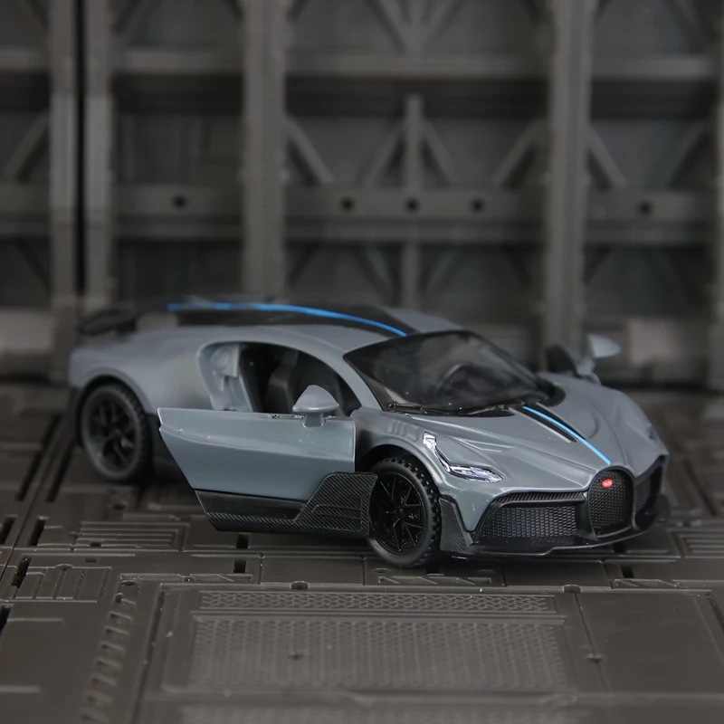 1:32 ディボ合金レーシングカーモデル、ドアが開く、子供向けプルバックおもちゃの車、車コレクションギフト、豊富なディテール、精巧な仕上がり