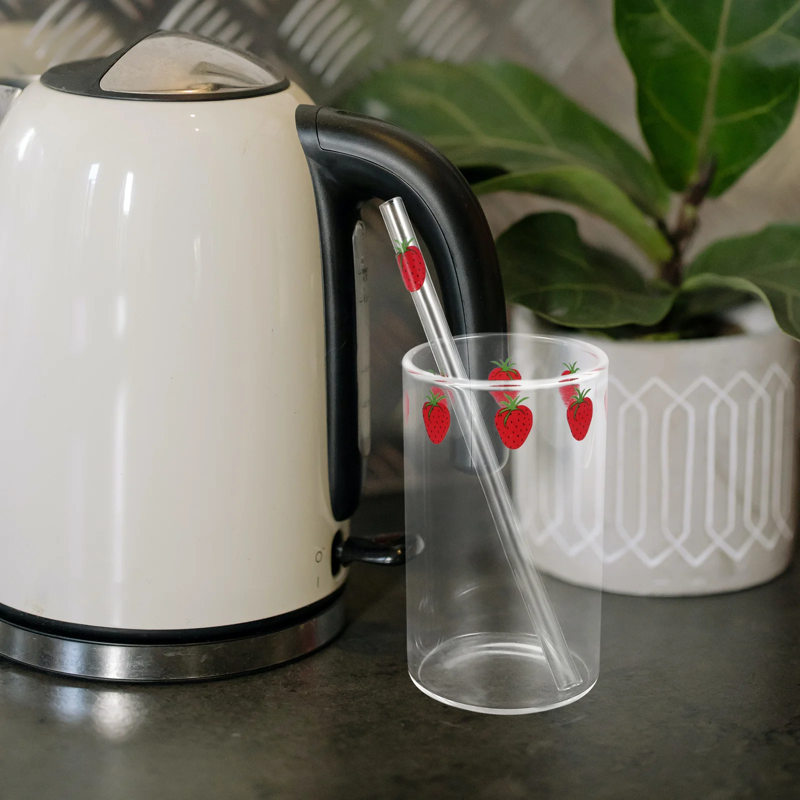 

2Pcs Strawberry Glass Cups Clear Cute Glass Tumblers Straw Cold Beverage Juice Milk Tea Water Mugs Heat-Proof Water Tumbler