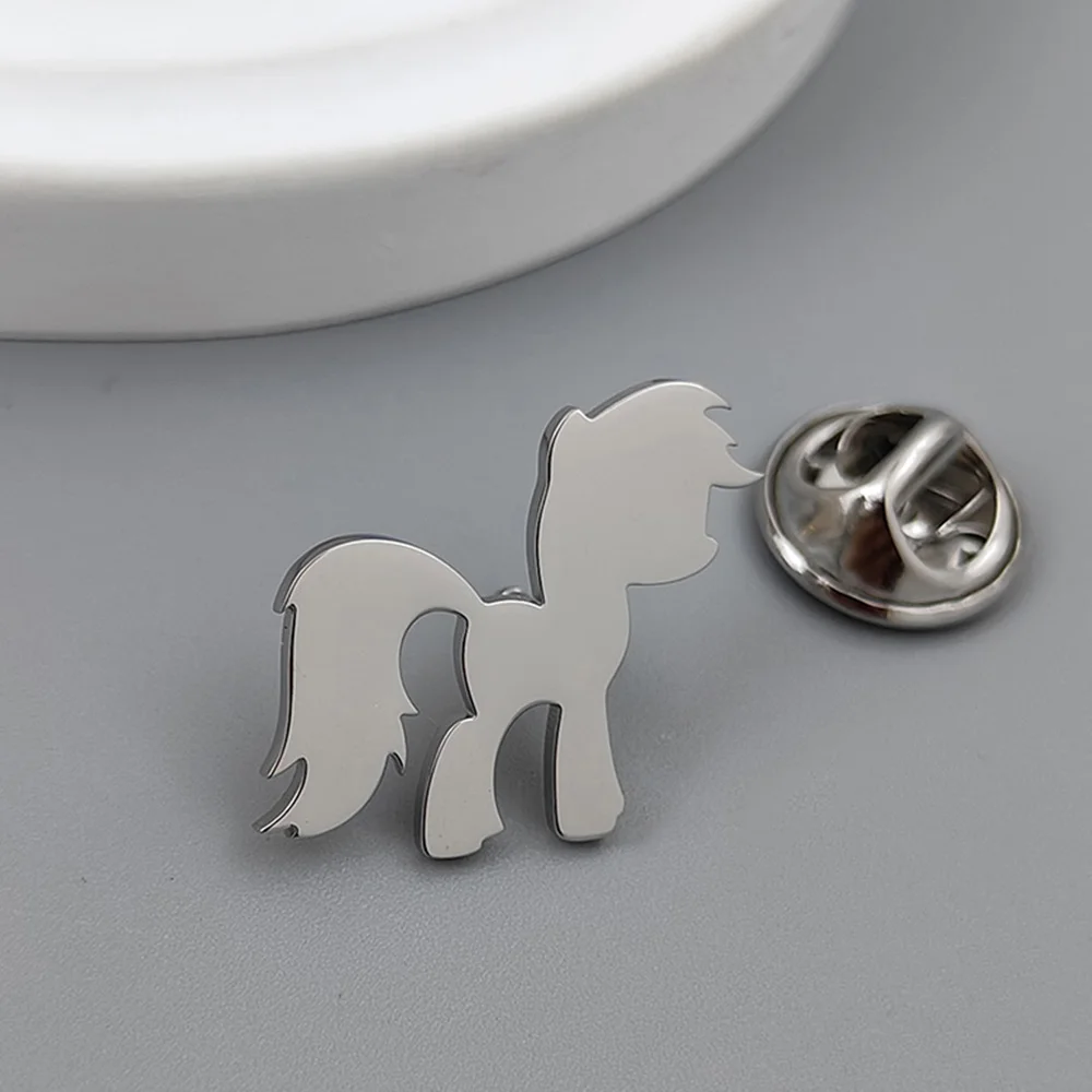 Newly launched 18K stainless steel gold-plated brooch: cute cartoon pony design, fashionable lapel pin, gifts for friends