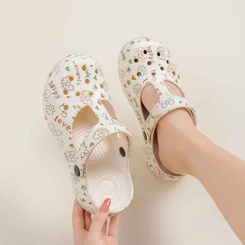 New Summer Women's Ultra Light Printed Closed Toe Clogs Thick Non Slip Sole Outdoor Wear Beach Garden Sandals view 2
