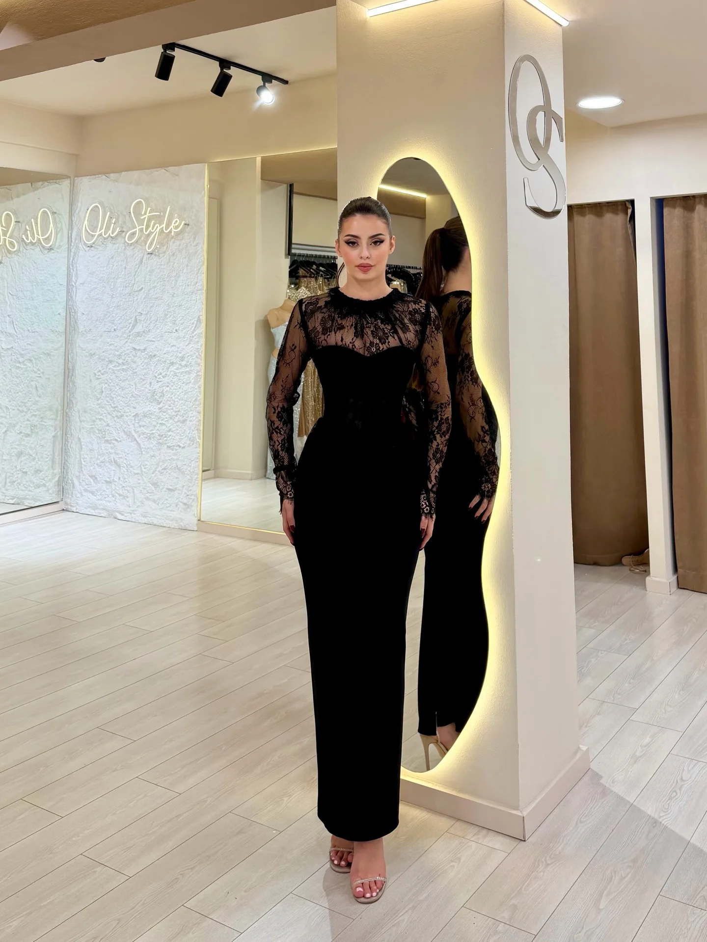 아만다 맞춤형 블랙 하이넥 프롬 드레스 시어 레이스 긴 소매 코르셋 웨이스트 벨벳 슬림핏 플로어 길이 정장 이브닝 드레스