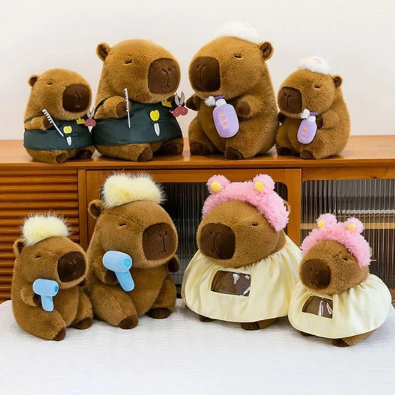 かわいいサロンテーマのカピバラぬいぐるみ、キュートなアクセサリー付き、柔らかいぬいぐるみ、漫画風人形、流行のぬいぐるみ、家の装飾に最適なギフト