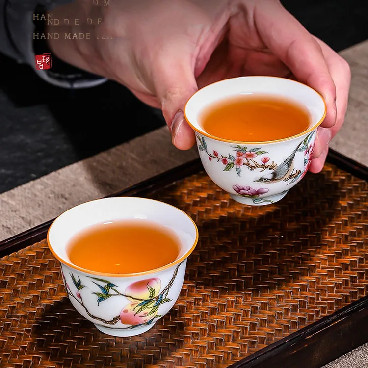1 Pc Palace Ceramic Teacup Hand Painted Flowers Tea Bowl Handmade Tea Cup Tie Guanyin Pu\'er Home white Porcelain Tea Set 60ml