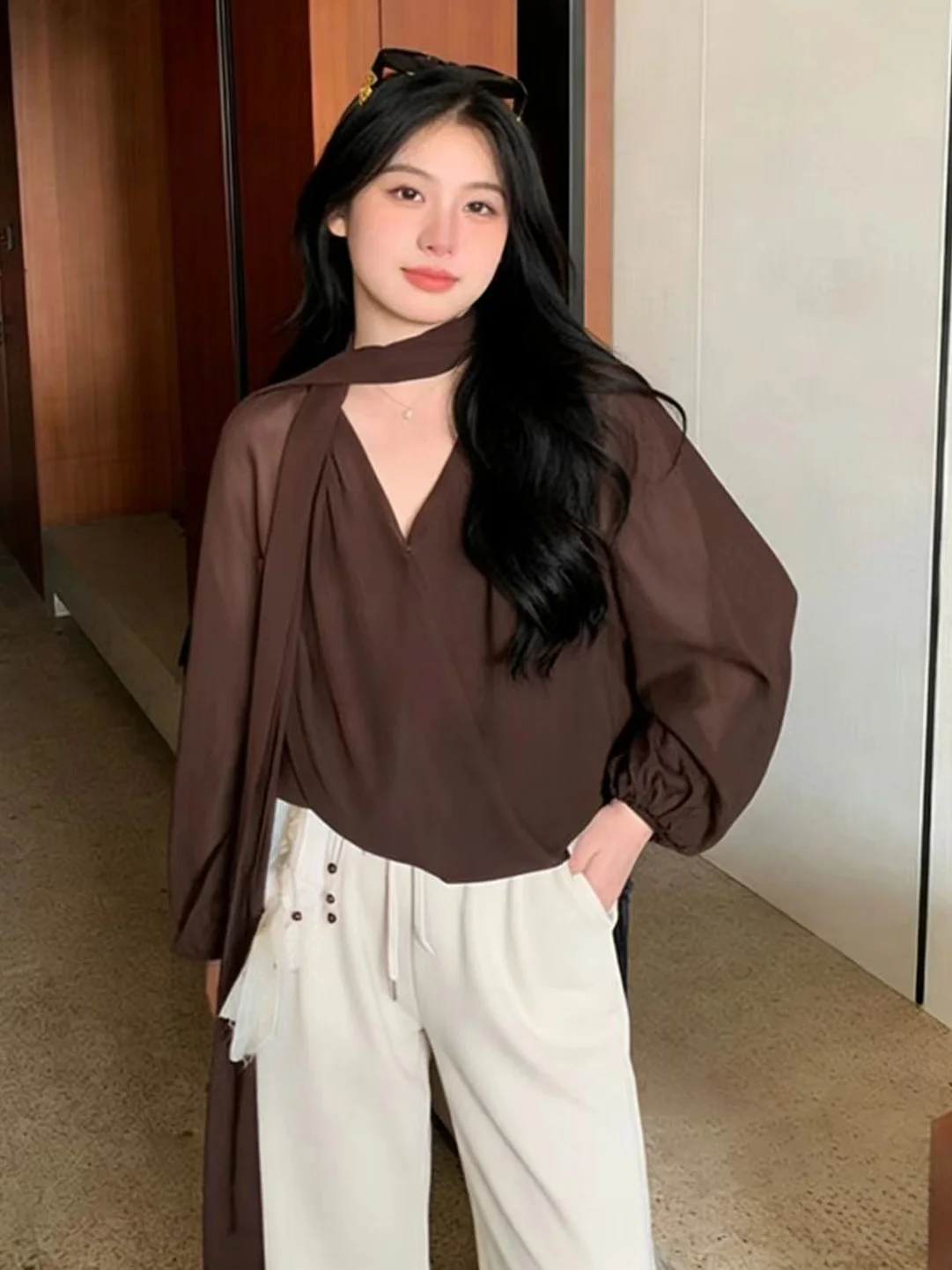 

Модная женская блузка с рукавами-фонариками, повседневная свободная рубашка из полиэстера с длинным рукавом и поясом, весна 2026