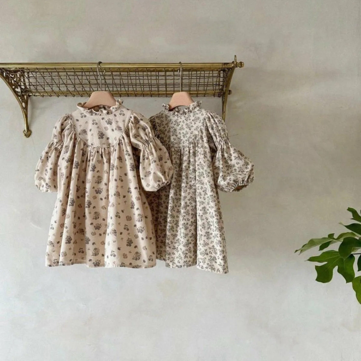 2026 ربيع جديد طفلة خمر فستان زهري أطفال بنات كم طويل فستان كاجوال القطن الرضع فستان الأميرة طفل الملابس