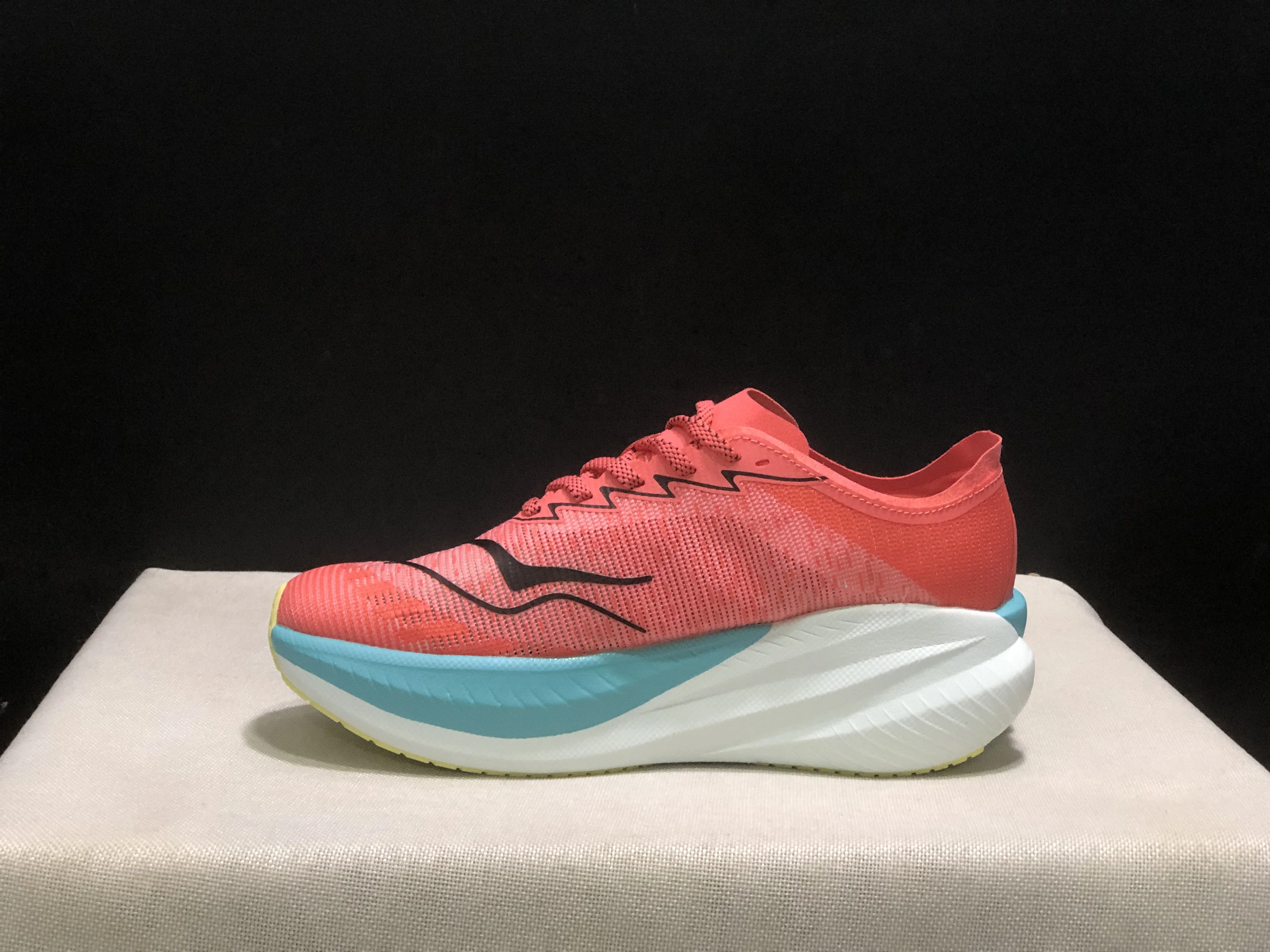 

Новые дизайнерские туфли NOKA ONE Mach X2, мужские и женские кроссовки, спортивная обувь, противоскользящие дышащие уличные кроссовки