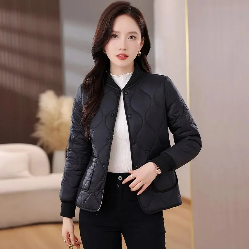 2025 nuevo abrigo de algodón para mujer moda Otoño Invierno chaquetas señoras corto añadido terciopelo grueso mantener caliente prendas de vestir exteriores Tops