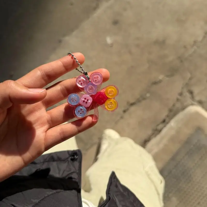 Trendiger rosa Glitzer-Harz-Schlüsselanhänger mit bunten Knöpfen, Schleife, Herz, Stern, Kleeblatt-Anhänger, modischer Taschenanhänger für Teenager-Mädchen – Detail 4