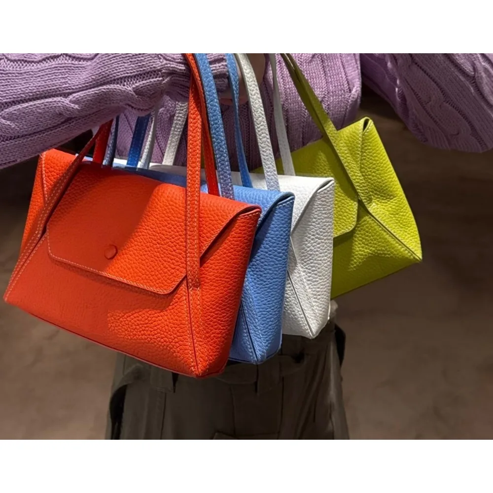 2026 New High-quality Handbag, Small and Fresh Air Bag in Summer, Unique Texture, Fashionable, Simple and Casual Daily Elegance