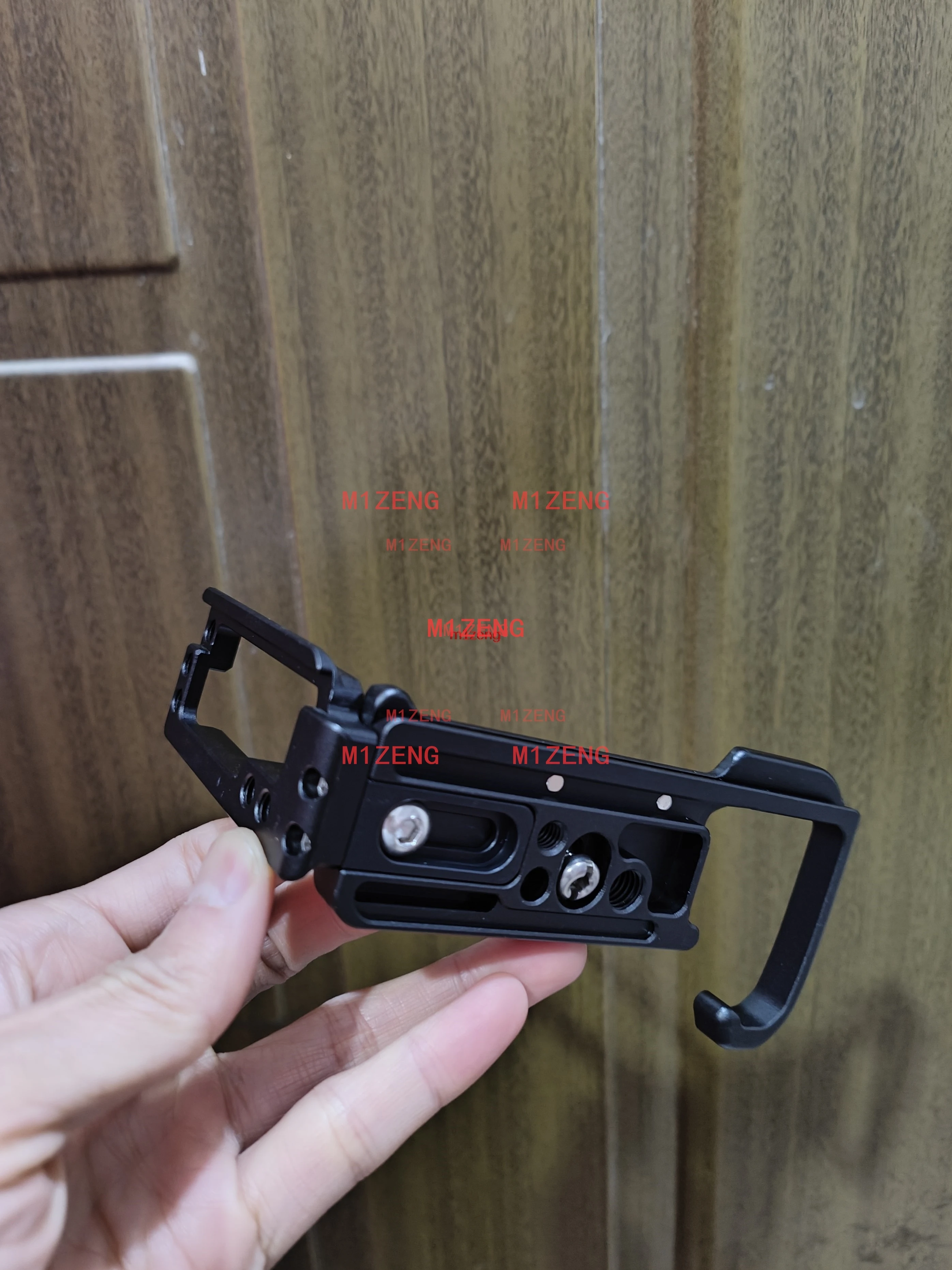 A7R5 stretchable Extended Adjustable Quick Release L Plate/Bracket hand Grip bracket for Sony A7RV camera tripod Arca Swiss