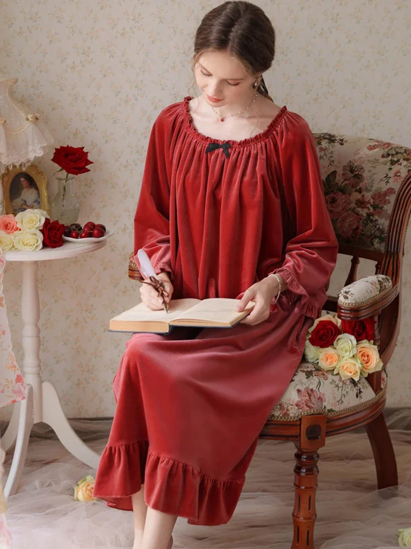 Winter Vintage Princess Velvet Long Night Dress Pleuche Velour Robe Retro Royal Nightwear Sleepwear Nightgowns for Women