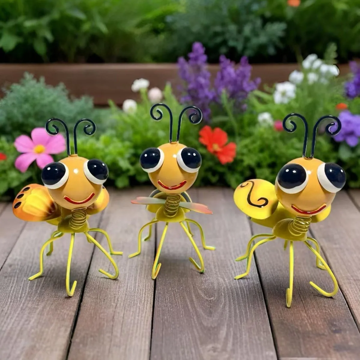 

Metal Courtyard Bee Animal decoration Wall Sculpture Yard Lawn Ornaments Patio Decor garden accessories Outdoor