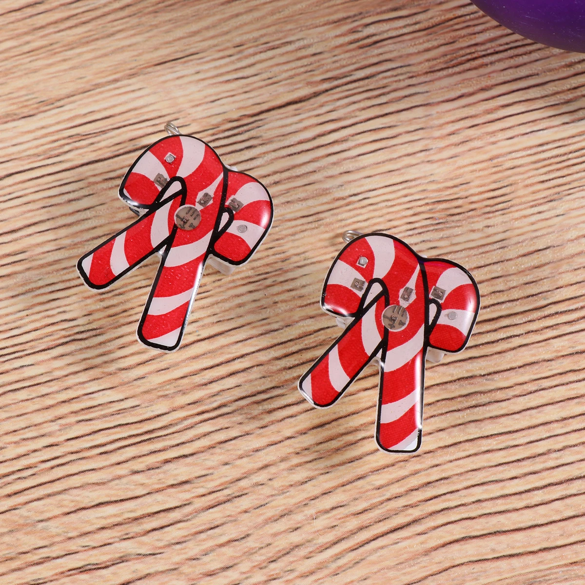 

25Pcs Elegant Christmas Glitter Brooches LED Illuminated Crafts Unique Festive Apparel Embellishments