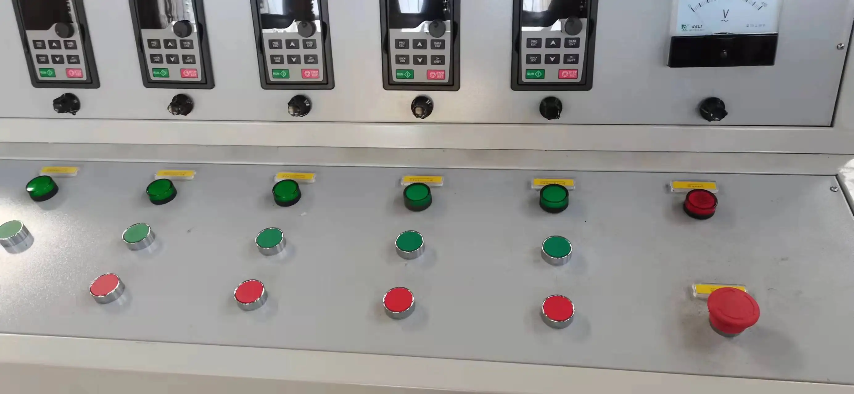 Macchina per trafilatura per la produzione di unghie