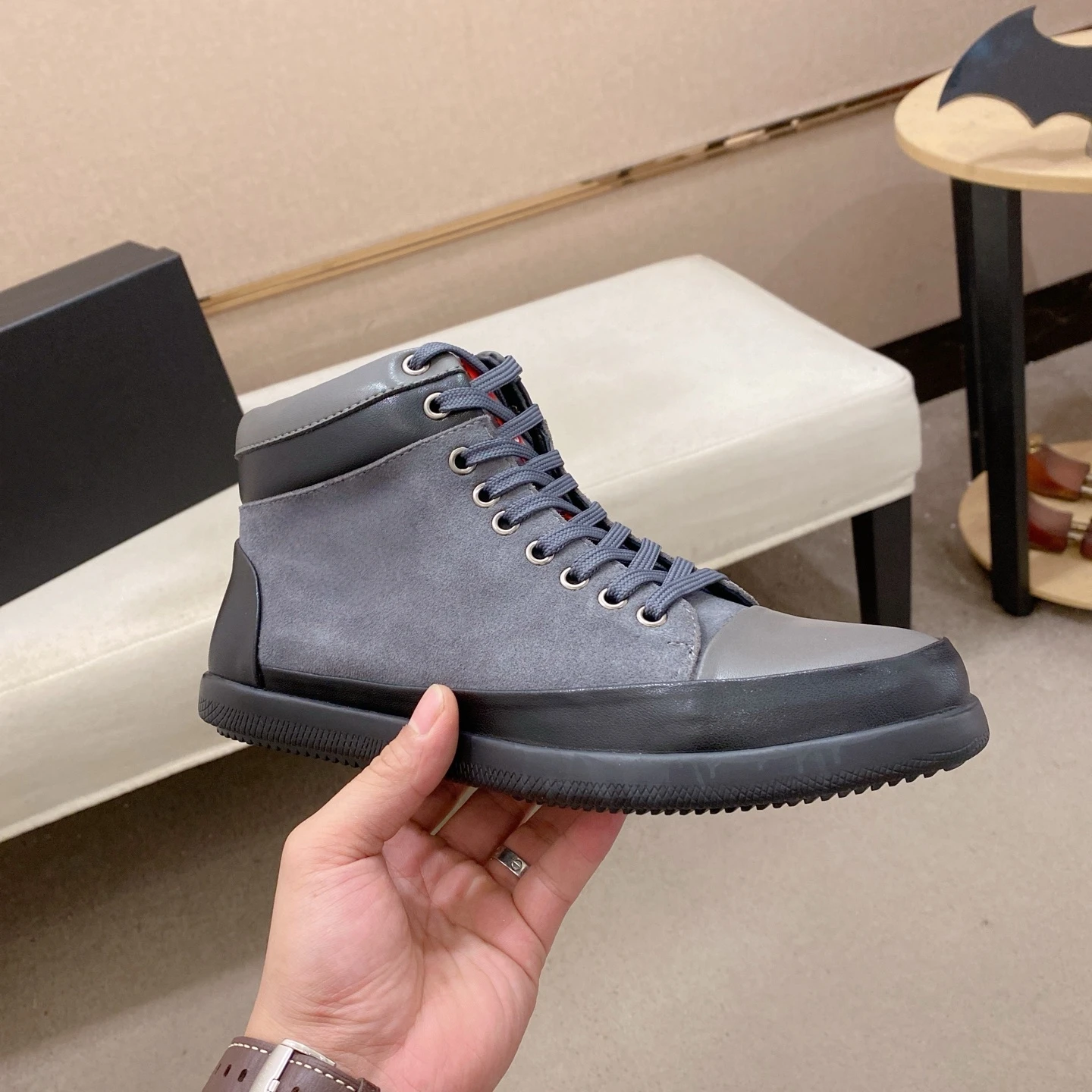 Zapatos altos hechos a mano de marca de lujo para hombre, botas de senderismo informales de cuero hasta el tobillo para el desierto, cuero de vaca de grano superior, regalos de vacaciones a la moda