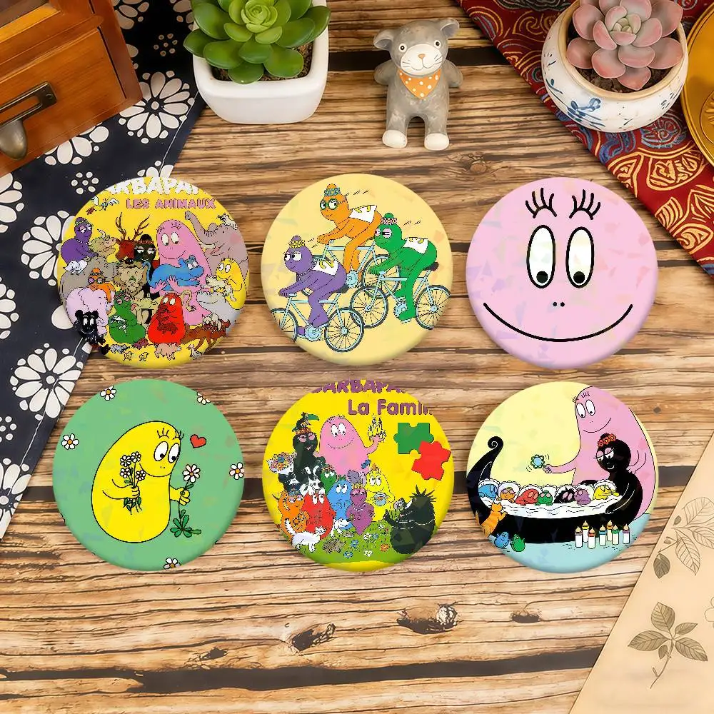 Niedliche Cartoon B-Barbapapa Anstecknadeln, weiche Button-Pins, leuchtend bedruckte Ikonen, Geschenk für Freunde, Anstecknadel für Kragen, Reversnadel aus Metall