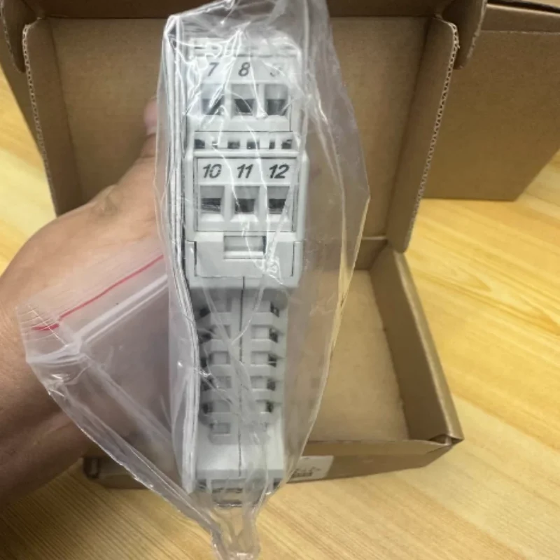 

Абсолютно новый оригинальный изолятор сигнала CZ2047, CZ3036, CZ3089, CZ3076.R, CZ3083, CZ3079.R, CZ3035T, CZ3047T, CZ3036T, CZ3066T