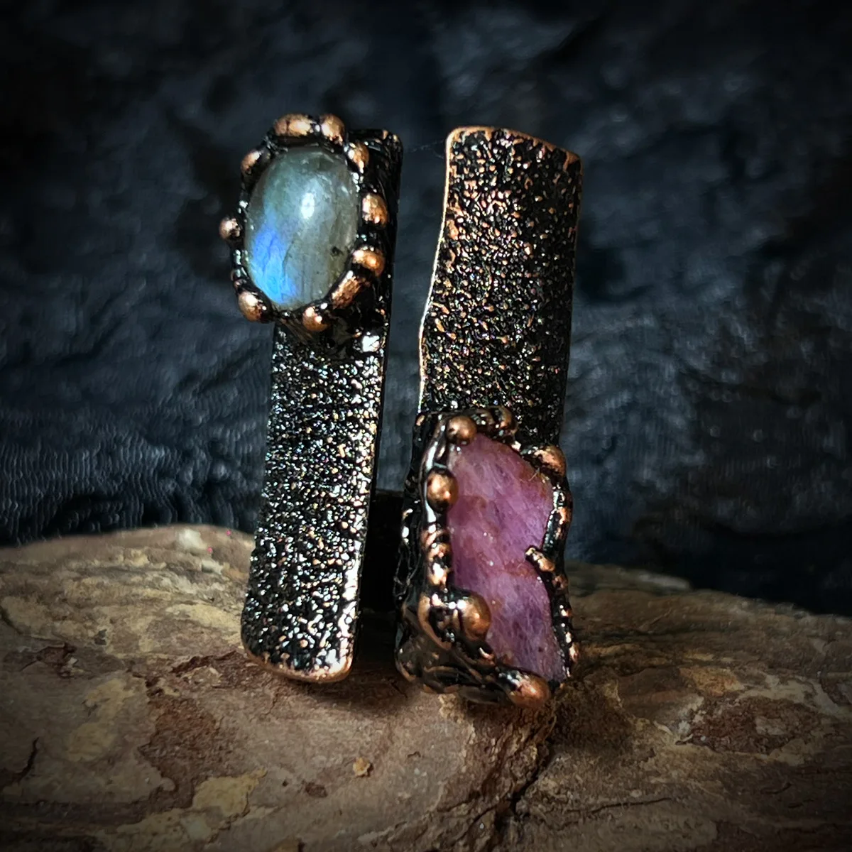 

YEEVAA Vintage Labradorite Redstone Raw Stone-Handmade Adjustable Healing Crystal Jewelry for Women, Party Gift Wedding Favor