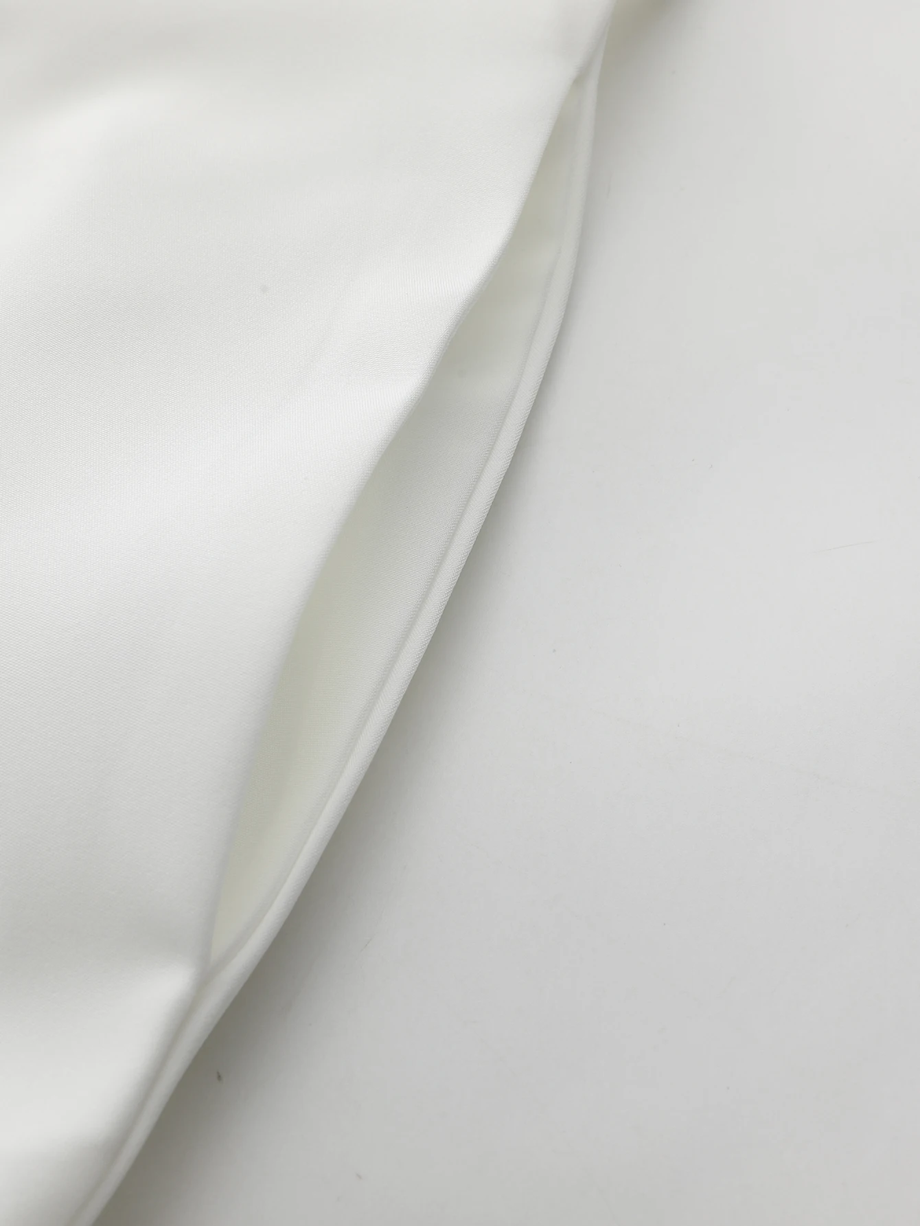 Abito ricamato bianco a maniche lunghe da uomo musulmano, foulard marocchino, preghiera da uomo islamica dell'Arabia Saudita kasaya