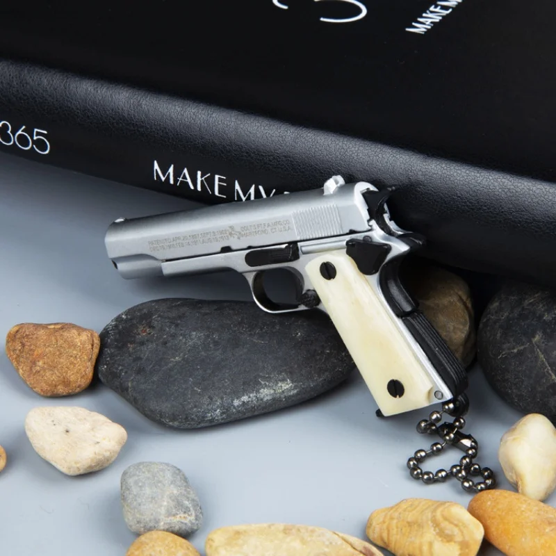 

1911 Metal Gun Key Chain 1 3 Cow Bone Handle Keychains Miniature Key Ring for Car Keys Unique Keychains for Gift